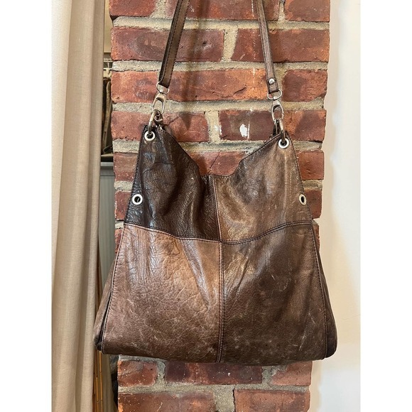 Italian Large Leather Shoulder Bag - Picture 7 of 15